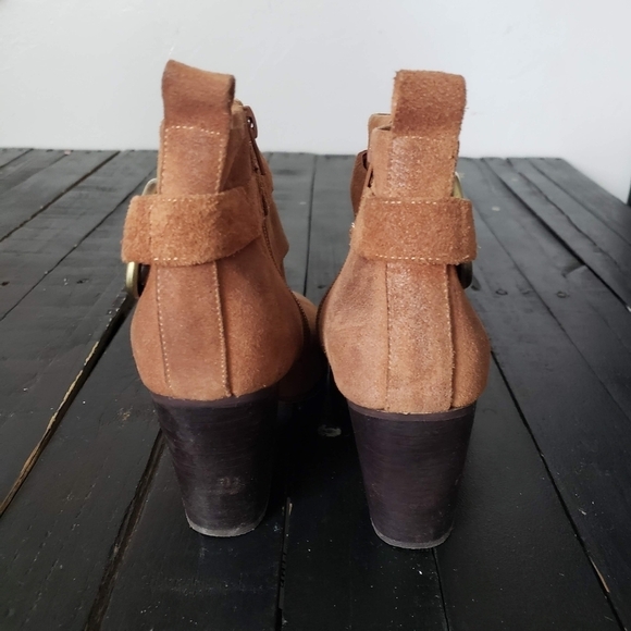 Jeffrey Campbell City Slick Women's 7 Tan Ankle Booties Gold Horse Bit Buckle - Picture 5 of 12